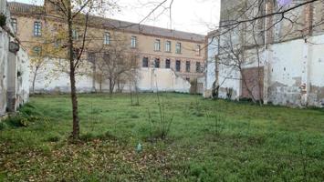Terreno en venta en Figueres photo 0