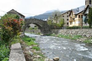 DUPLEX EN VENTA EN ESTERRI DE ANEU, LERIDA photo 0