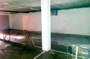 plaza de garaje en venta en Girona photo 0