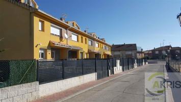 ADOSADO EN VENTA EN PEDREZUELA,MADRID photo 0