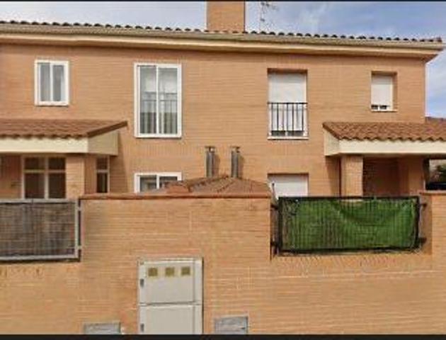 Chalet adosado en venta en Ajofrín, Toledo photo 0