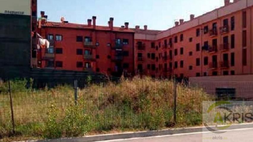 Terreno urbanizable en venta en Medina de Pomar, Burgos photo 0