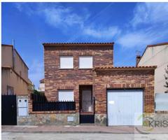 Chalet adosado en venta en El Casar de Escalona (Toledo) photo 0