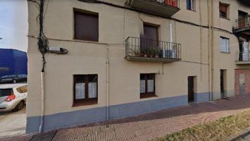En venta piso ( Ocupado ) en Avda. Santa Coloma de Olot photo 0