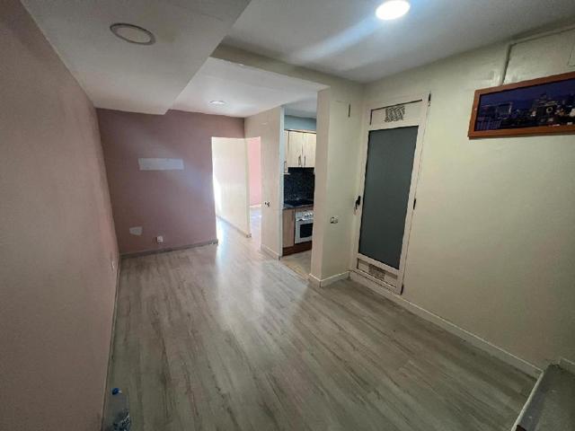 PISO EN VENTA EN SANTS, BARCELONA photo 0