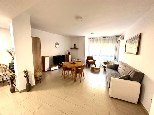 Piso con reforma en blanes photo 0