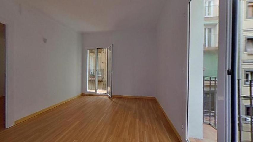 Piso en venta en Ciutat Vella (Barcelona) Ocupado photo 0