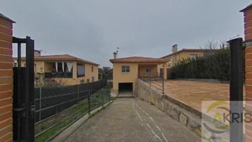 CHALET ADOSADO EN VENTA EN EL CASAR DE ESCALONA (TOLEDO) photo 0