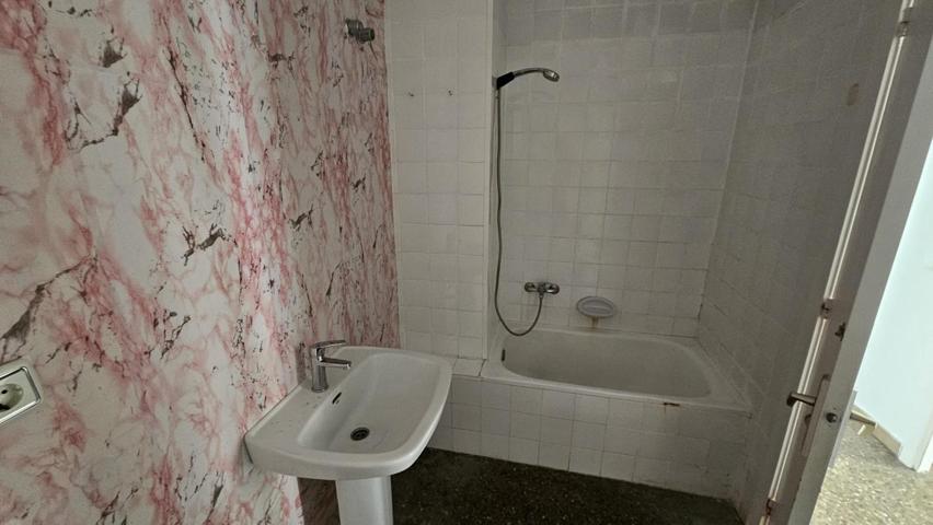 PISO EN VENTA EN SANTS MONTJUIC, BARCELONA photo 0