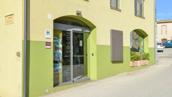 Hotel - Spa en venta en plaza De La Igesia, Garriguella photo 0