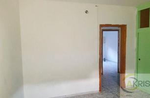 CASA OCUPADA EN VENTA EN TORRELLES DE FOIX (BARCELONA) photo 0