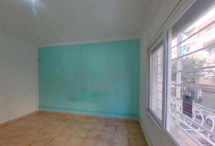 PISO EN VENTA EN CALLE VINAROS, HOSPITALET photo 0