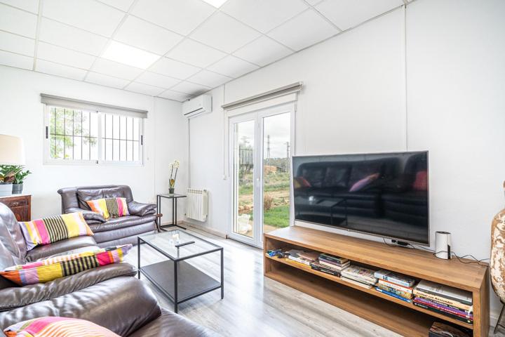 TERRENO CON NAVE, VIVIENDA Y OFICINAS photo 0