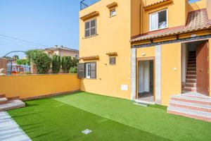 Apartamento con terraza privada en Bahía Grande photo 0