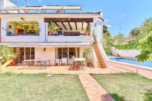 ESPECTACULAR VILLA CON PISCINA Y JARDIN EN PLENO CORAZÓN DE MARBELLA photo 0