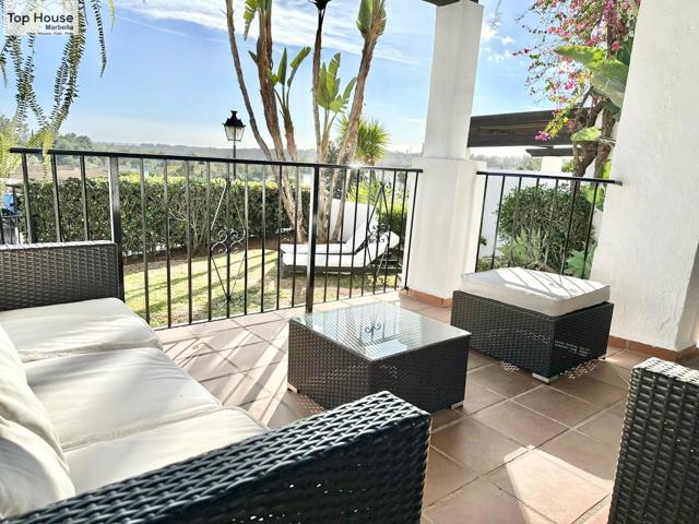 ESPECTACULAR ADOSADO EN UNA URBANIZACIÓN EXCLUSIVA EN LA ZONA DE NAGÜELES ALTO EN MARBELLA photo 0