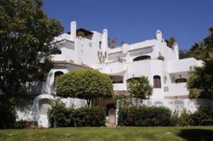 FANTÁSTICO PISO EN UNA EXCLUSIVA URBANIZACIÓN PRIVADA CON PISCINAS EN LA ZONA DE ELVIRIA photo 0