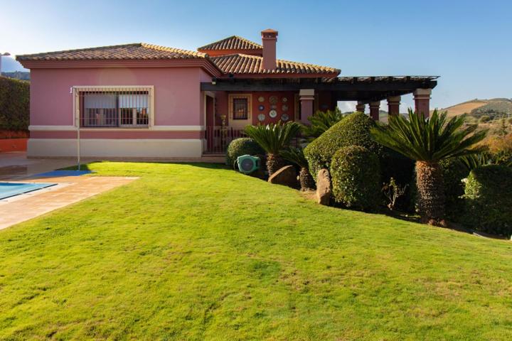 ¡Sueña en grande! Villa de lujo en Antequera Golf. photo 0