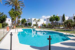 Apartamento reformado y muy amplio con tres dormitorios en Nueva Andalucía. photo 0