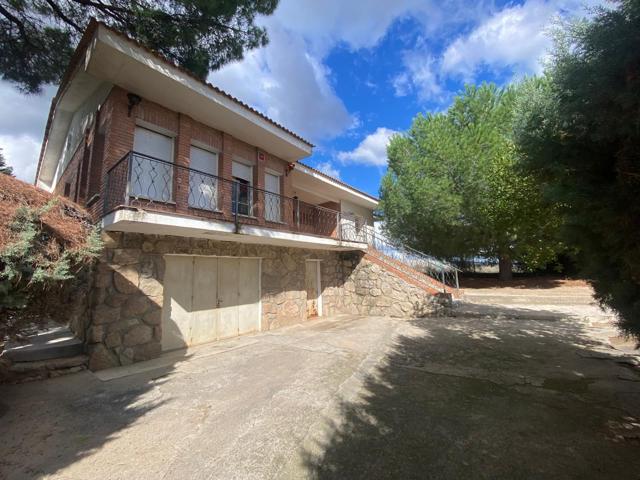 Villa En venta en Villa del Prado photo 0