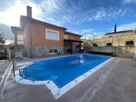 Villa En venta en Villa del Prado photo 0