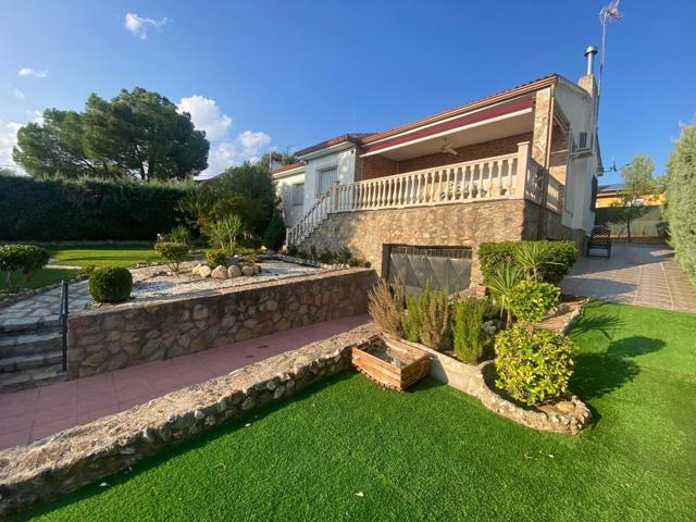 Villa En venta en Villa del Prado photo 0