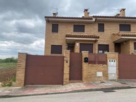 Villa En venta en Villa del Prado photo 0