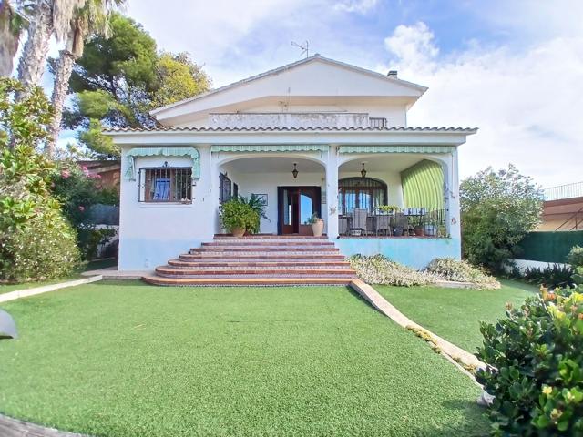 Villa En venta en Calafell photo 0