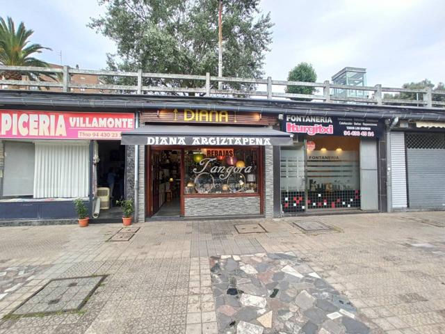 Estupendo local comercial en la Plaza de Villamonte. photo 0