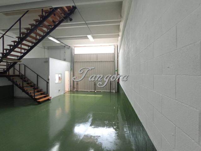 Nave en alquiler con oficinas en el polígono Ugaldeguren (Derio). photo 0