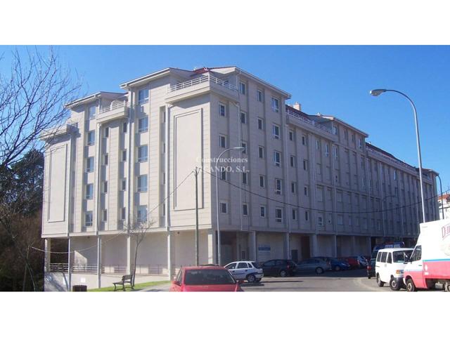 SE VENDE BAJO COMERCIAL CON AMPLIO ESCAPARATE Y BUENAS VISTAS. photo 0