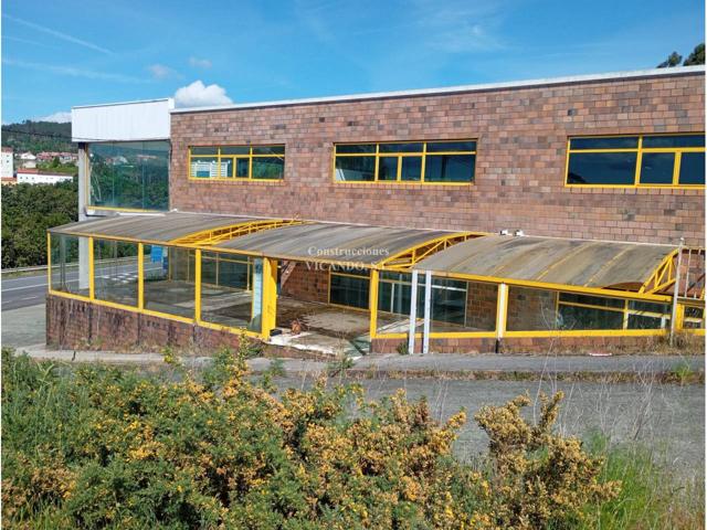 Local comercial en venta en Vilagarcía de Arousa photo 0
