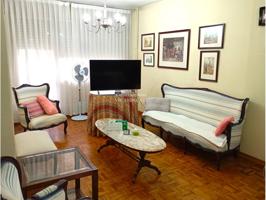 SE VENDE O ALQUILA VIVIENDA DE 4 DORMITORIOS CÉNTRICA photo 0