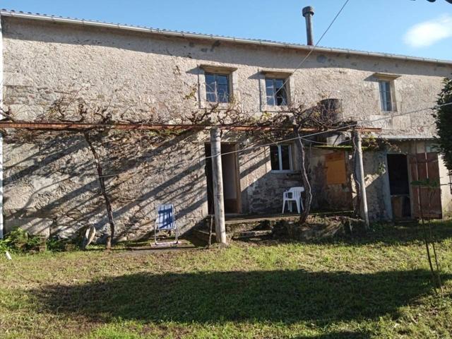 CASA DE PIEDRA CON TERRENO EN PADERNE photo 0