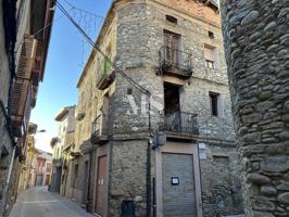 Venta de edificio para rehabilitar en Montesquiu photo 0