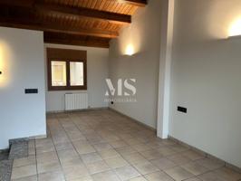Casa totalmente reformada en el centro de Vic - Ubicación inmejorable! photo 0