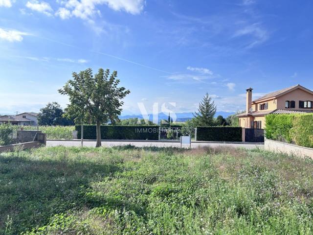 Venta de terreno en Perafita photo 0