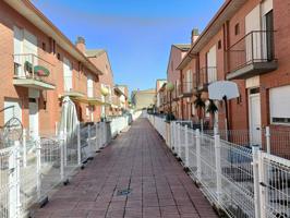 ' LA MUELA - URBANIZACION ZAFRANERAS - ADOSADO SUPER COMPLETO ' photo 0