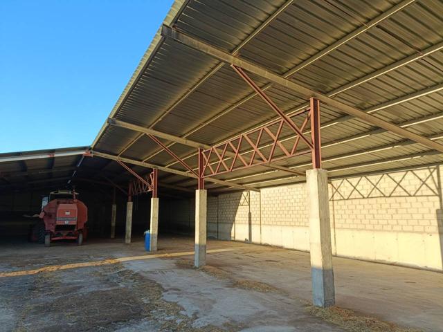' NAVE AGRARIA DE UNOS 672 METROS - CERCA DEL PUEBLO - CON AMPLIO TERRENO ' photo 0
