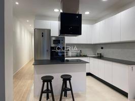 Piso en venta en Ricard Vinyes photo 0