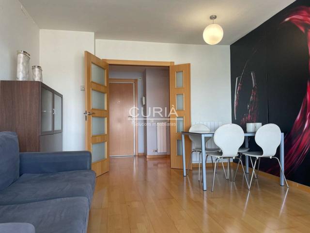 Soleado piso en venta con PARKING Y TRASTERO photo 0