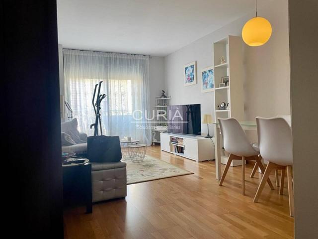 Bonito piso zona Rambla d'Aragó CON PARKING DE ALQUILER IDEAL INVERSORES photo 0