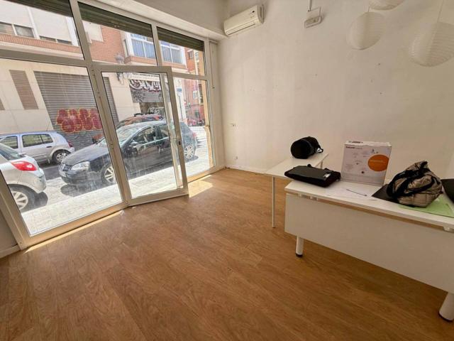 Venta de local comercial en València Capital photo 0