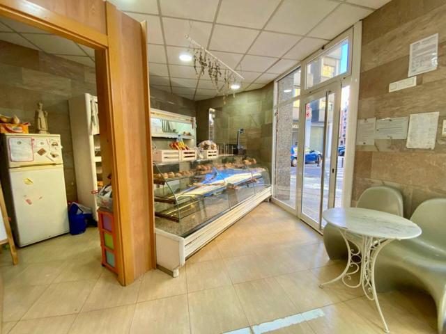 Oportunidad única en Nou Moles: Local de panadería-pastelería en funcionamiento, ' NEGOCIABLE ' photo 0