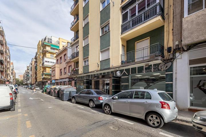 Piso en venta en Granada de 85 m2 photo 0