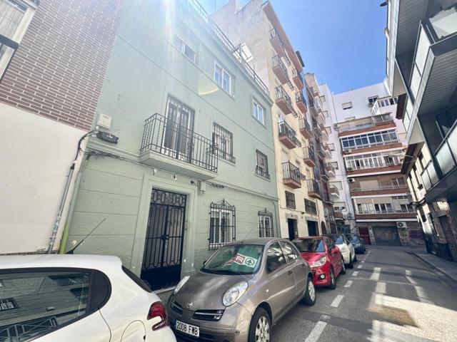 Piso en alquiler en Calle Gregorio Espín 13 photo 0
