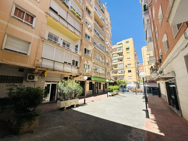 Piso en planta entre Mendez Nuñez y Cam. de Ronda photo 0