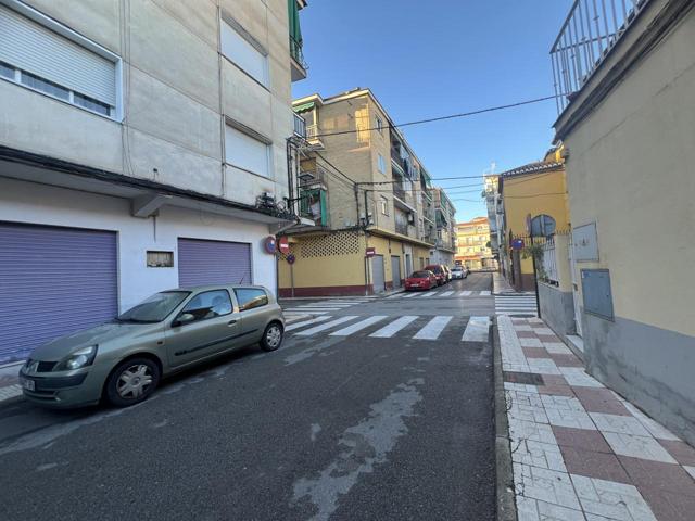 Piso en alquiler en Maracena de 81 m2 photo 0