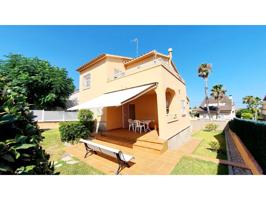 Bonita casa en Mas Mel (Calafell), parcela de 400m2,2 plantas, jardín, garaje, 4hab, 2 baños photo 0