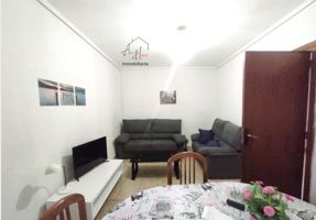 Piso en Alquiler en Avda. Mirat photo 0
